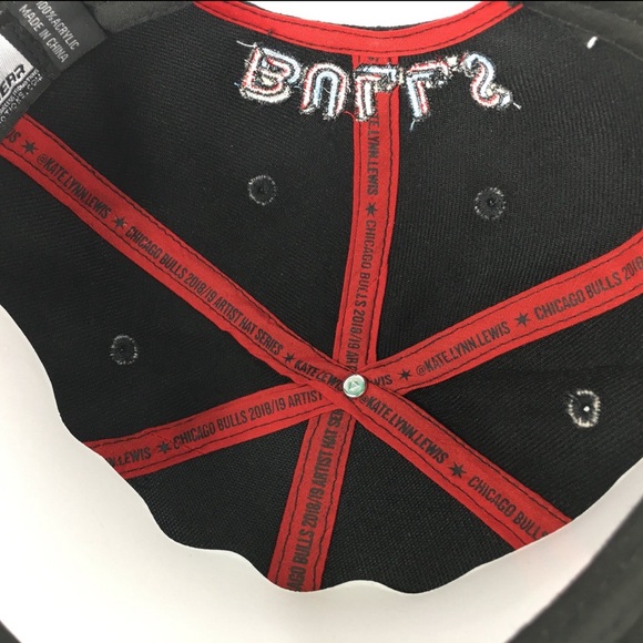 Chicago Bulls Artist Series Kate Lewis Graffiti Snapback - Picture 8 of 10